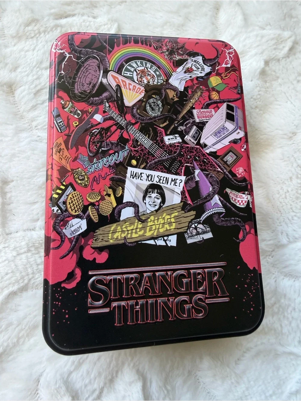 🎬 *NEW and SEALED* 👾✨ Netflix Stranger Things Playing Card Deck – Metal box